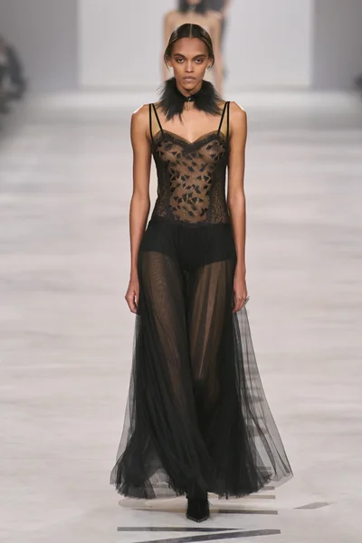 Look 75